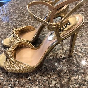 👑 Sexy Gold Heels! ⚡️ Like New!